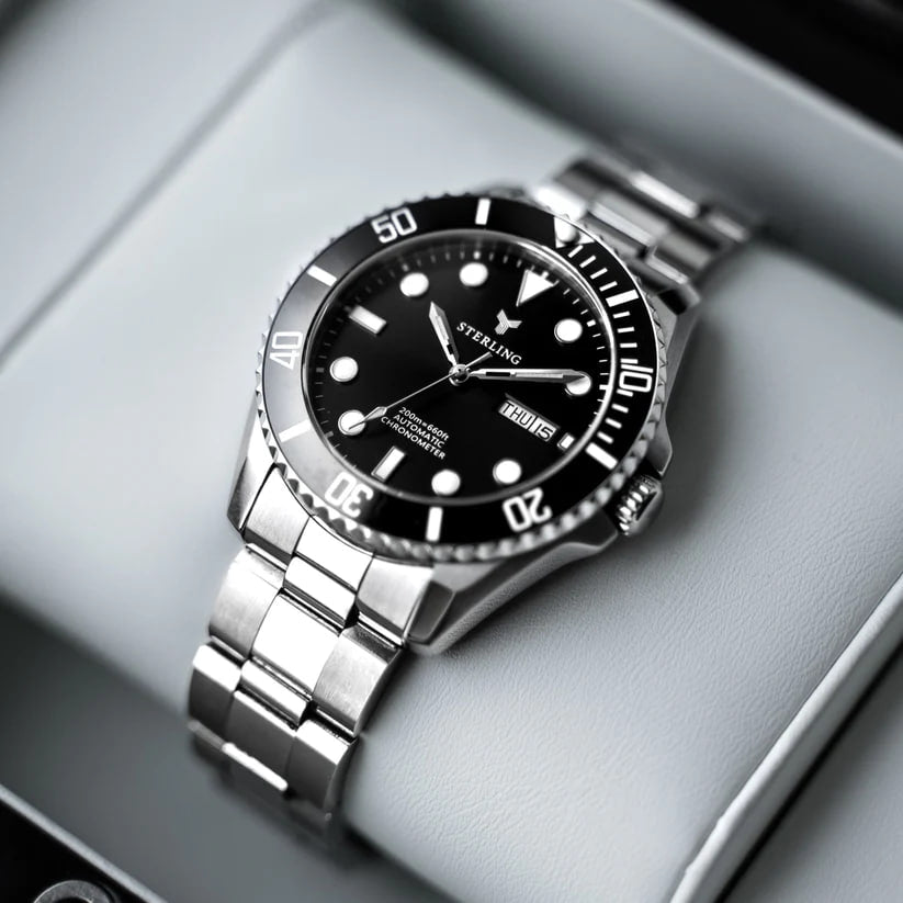 Oruss Sterling Ascend tengeralattjáró svájci óra – Fémes fekete